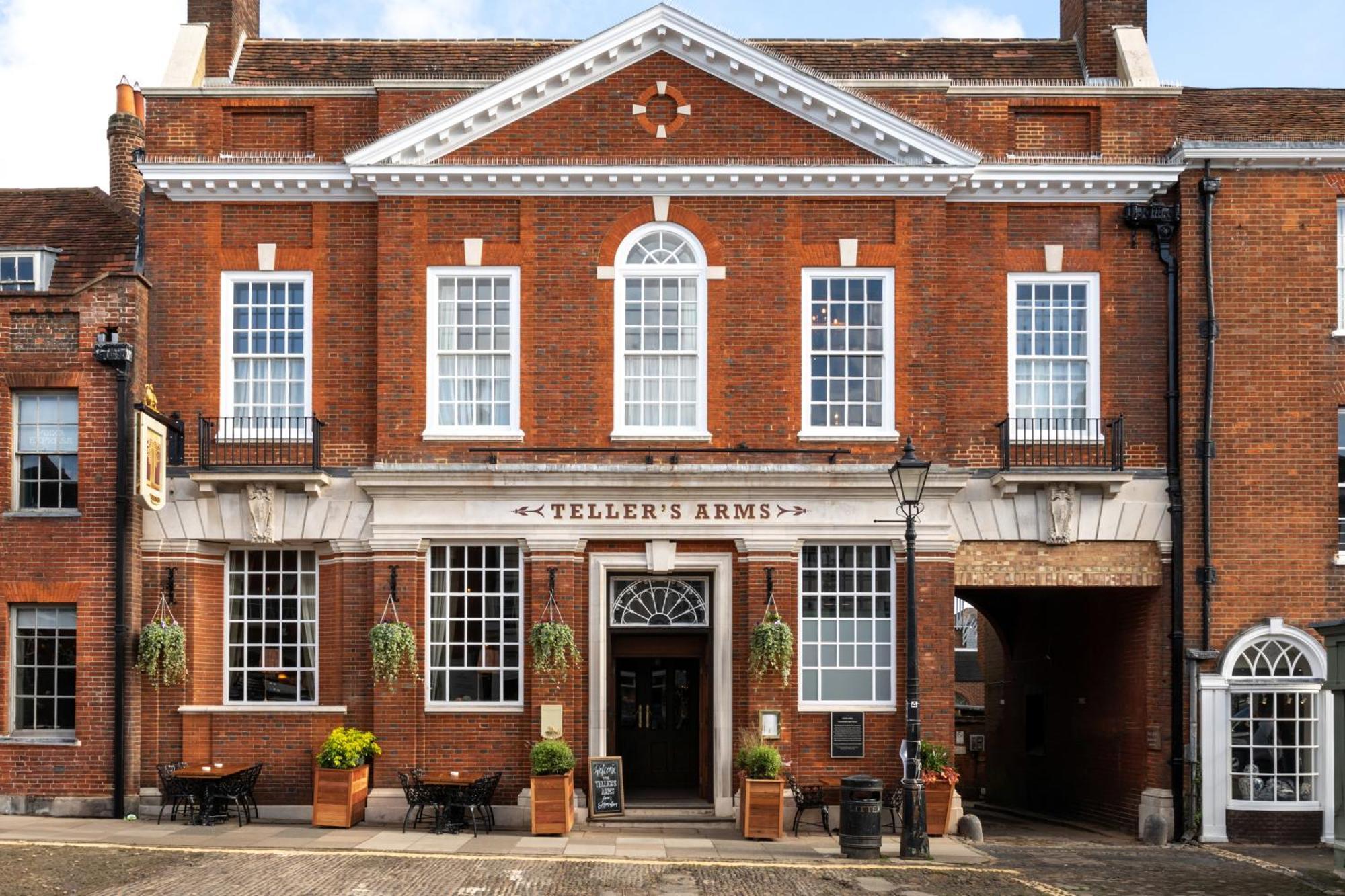 Hotel Teller'S Arms à Farnham  Extérieur photo